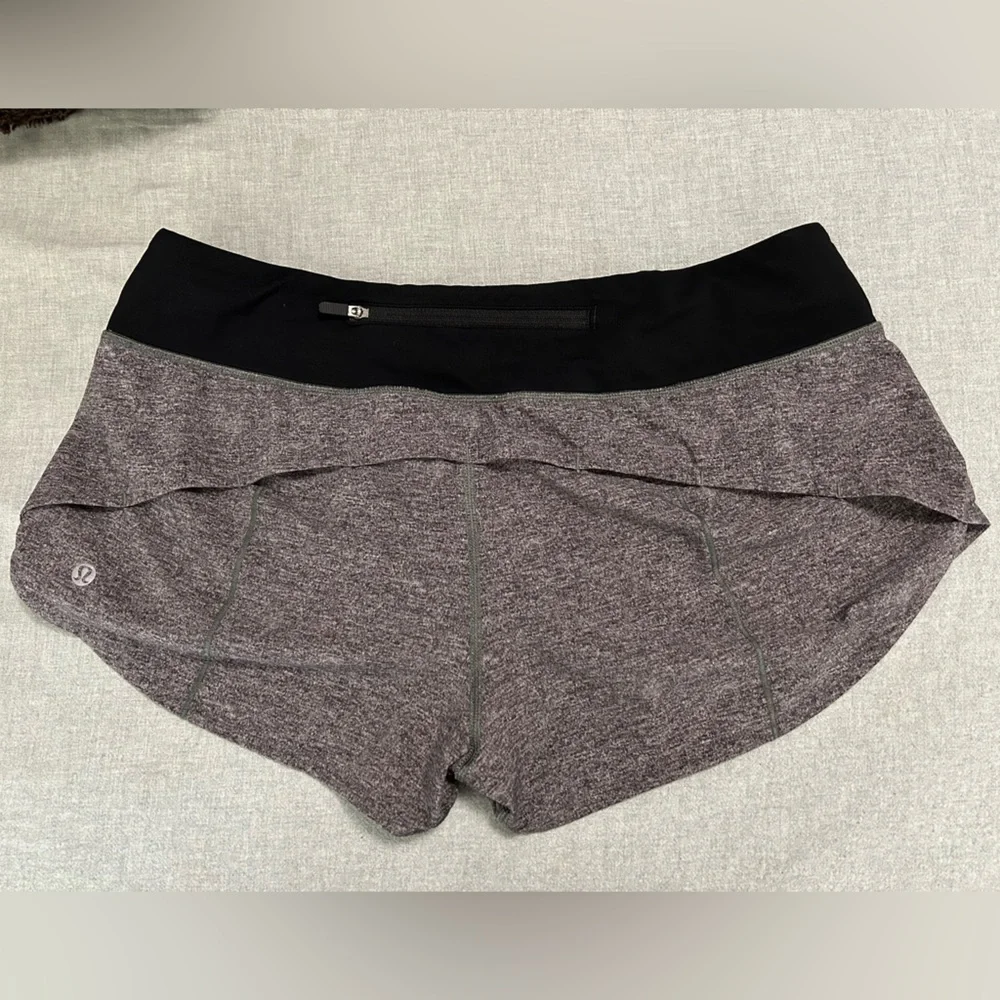 ❗️SOLD❗️lululemon 2.5” speed up lined shorts - Picture 2 of 6